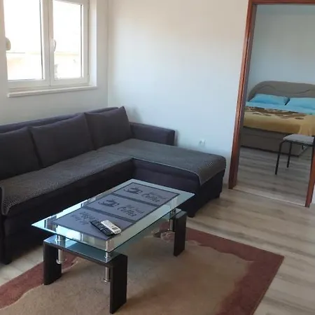N Apartment *