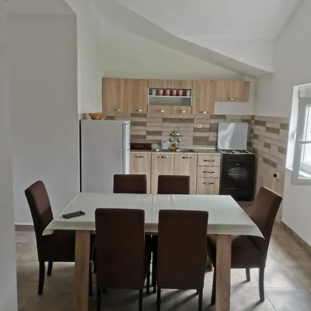 Apartment N *