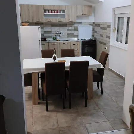 Apartment N